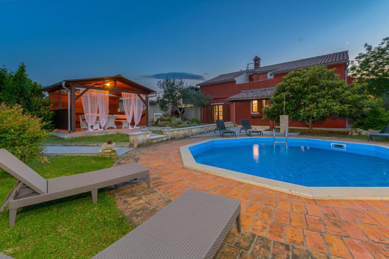 Villa Carla With Private Pool & Kids Playground - Pet Friendly Mutvoran Exterior photo