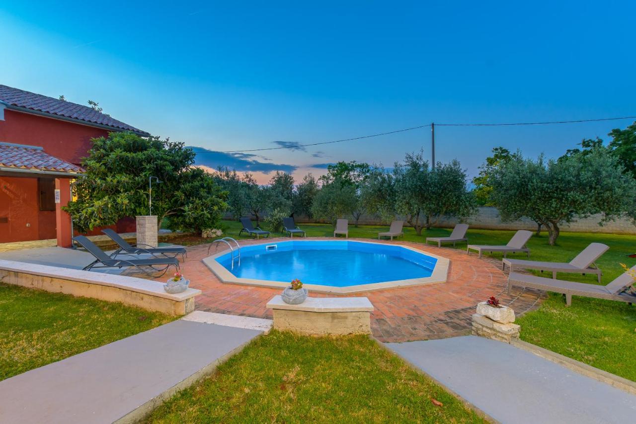 Villa Carla With Private Pool & Kids Playground - Pet Friendly Mutvoran Exterior photo